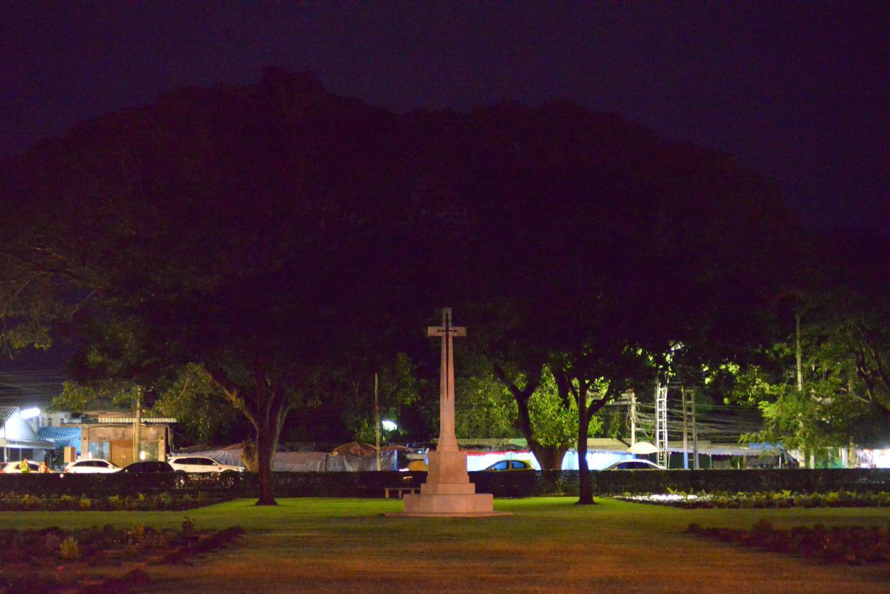A Pousada Bankaikow Kanchanaburi Exterior foto